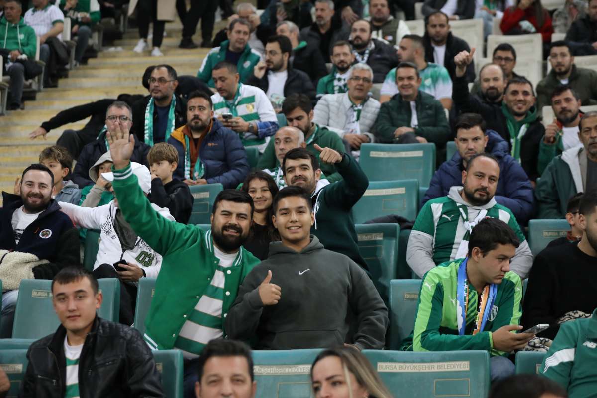 (FOTO GALERİ) Bursaspor-Menemen FK Taraftar Fotoğrafları-1