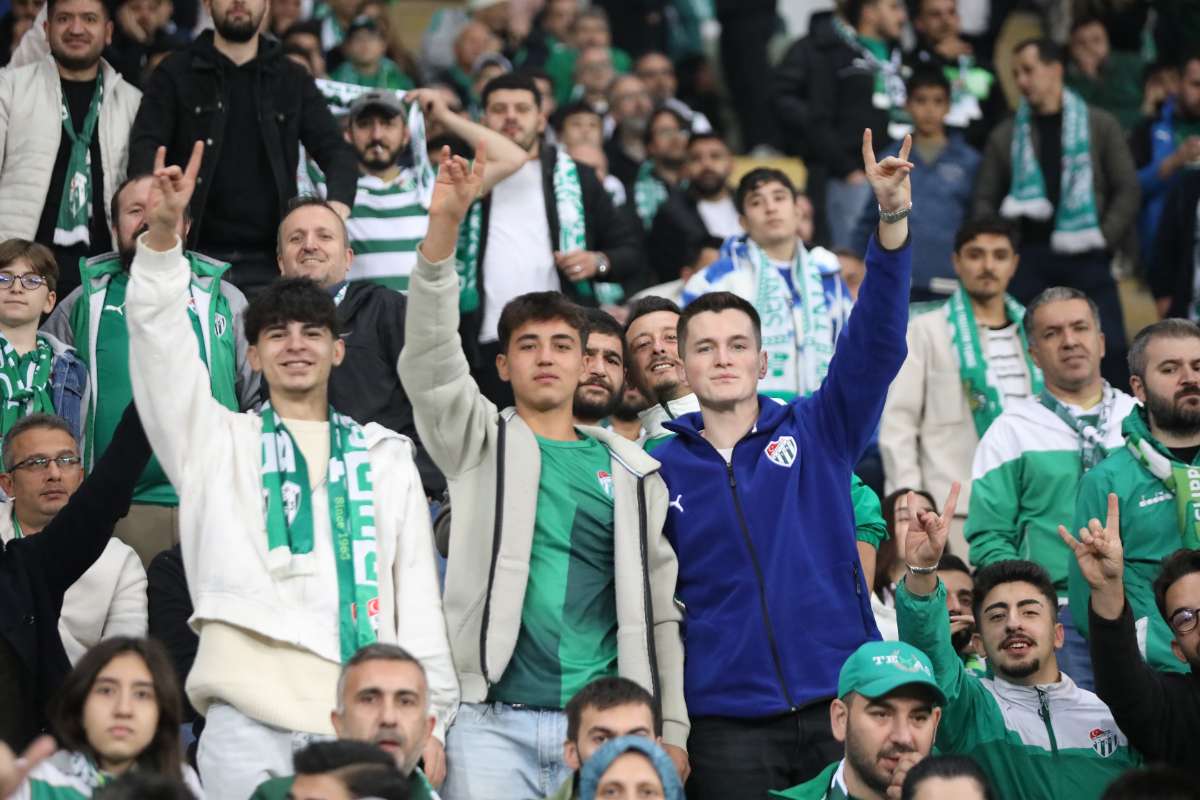 (FOTO GALERİ) Bursaspor-Menemen FK Taraftar Fotoğrafları-2