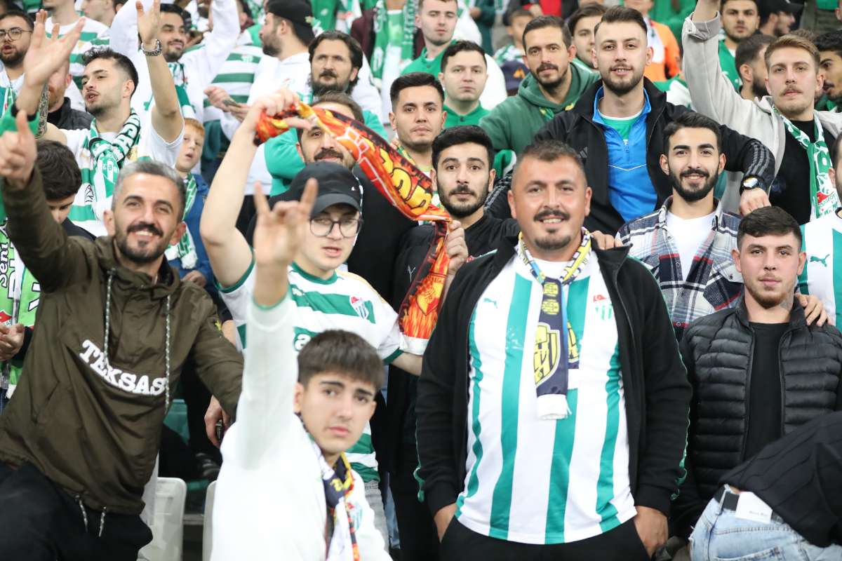 (FOTO GALERİ) Bursaspor-Menemen FK Taraftar Fotoğrafları-2