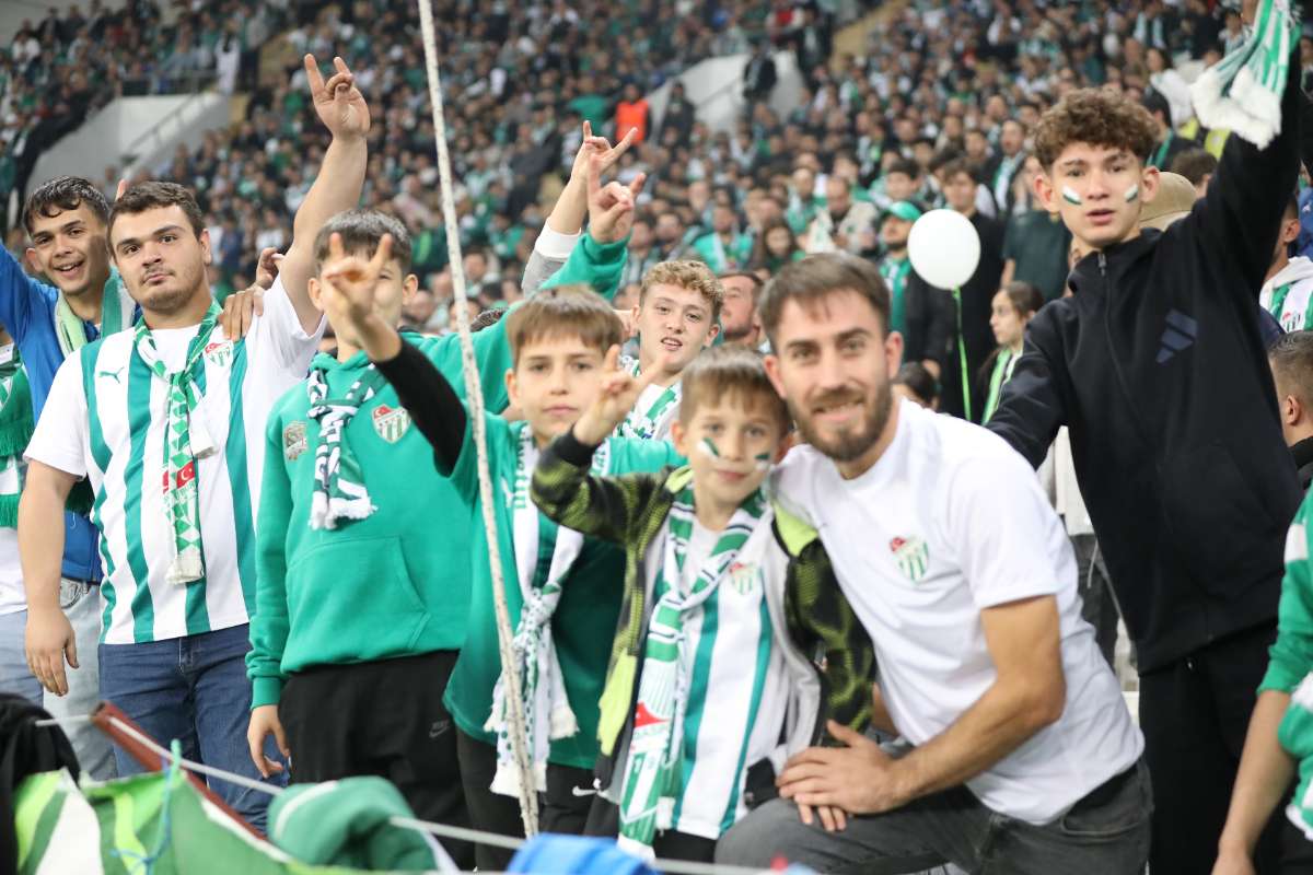 (FOTO GALERİ) Bursaspor-Menemen FK Taraftar Fotoğrafları-2