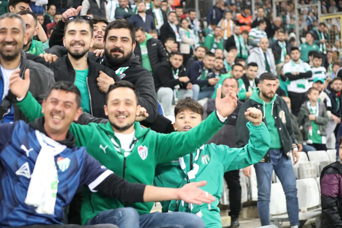 (FOTO GALERİ) Bursaspor-Menemen FK Taraftar Fotoğrafları-2