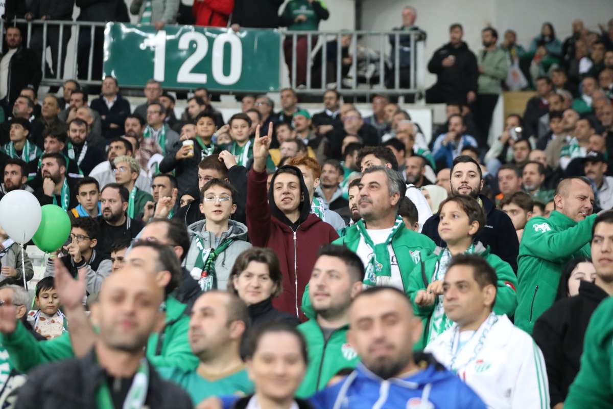 (FOTO GALERİ) Bursaspor-Menemen FK Taraftar Fotoğrafları-2