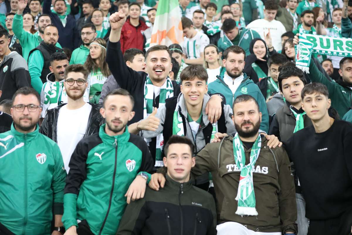 (FOTO GALERİ) Bursaspor-Menemen FK Taraftar Fotoğrafları-2
