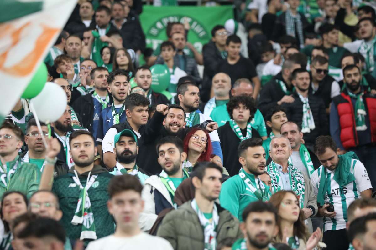 (FOTO GALERİ) Bursaspor-Menemen FK Taraftar Fotoğrafları-2