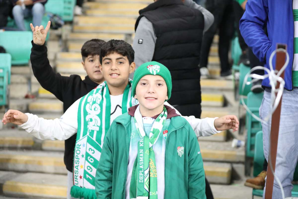 (FOTO GALERİ) Bursaspor-Menemen FK Taraftar Fotoğrafları-2