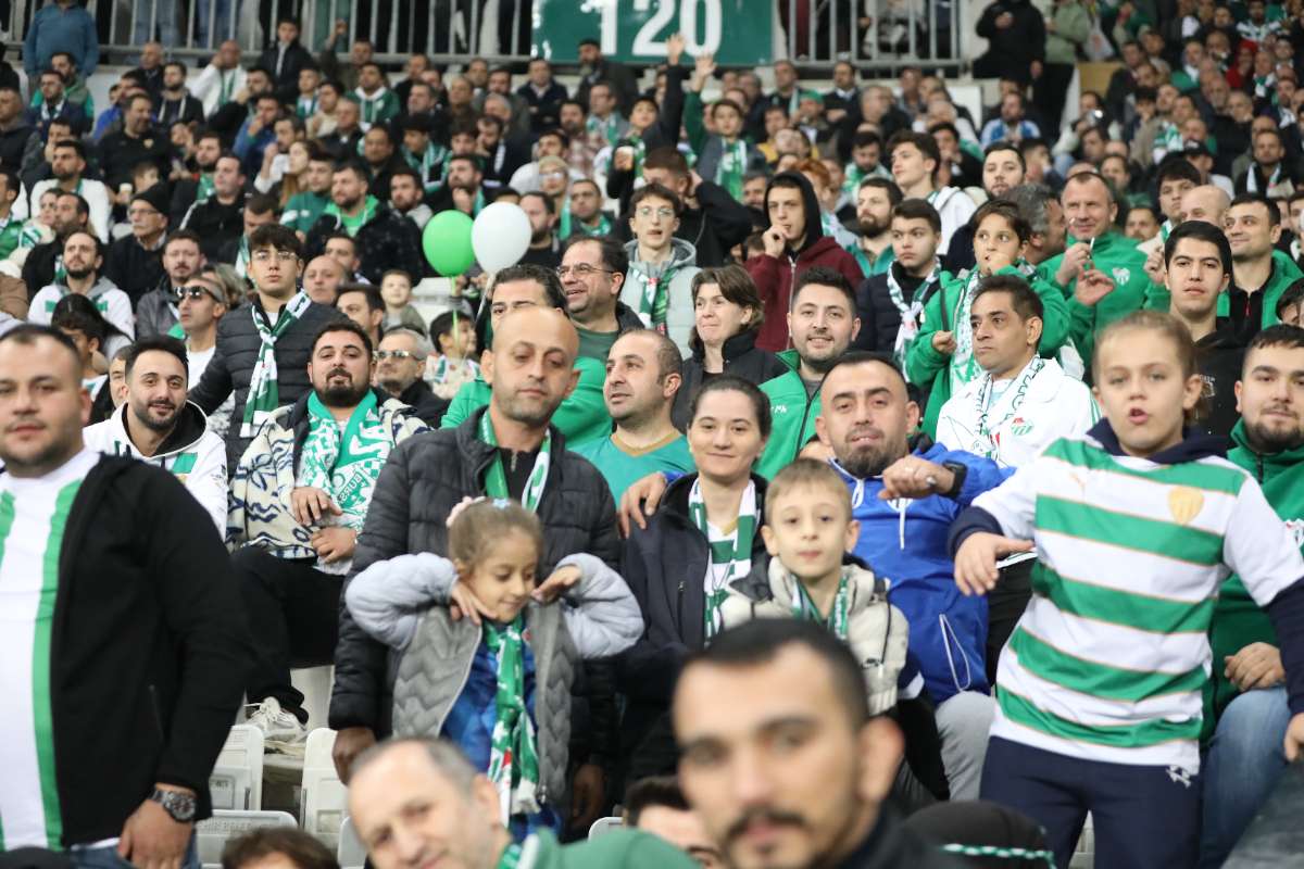 (FOTO GALERİ) Bursaspor-Menemen FK Taraftar Fotoğrafları-2