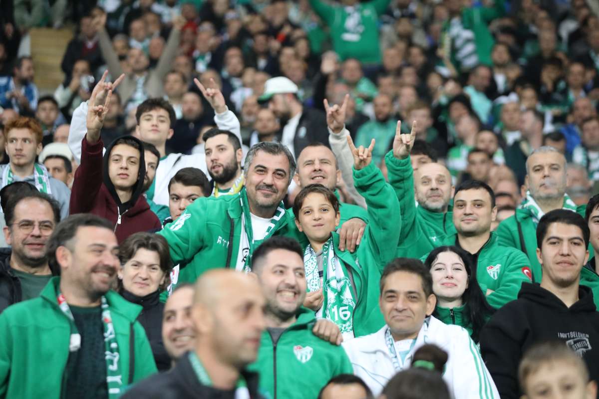 (FOTO GALERİ) Bursaspor-Menemen FK Taraftar Fotoğrafları-2