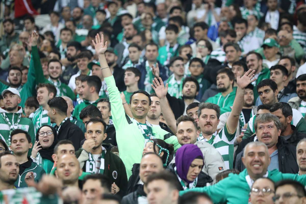 (FOTO GALERİ) Bursaspor-Menemen FK Taraftar Fotoğrafları-2