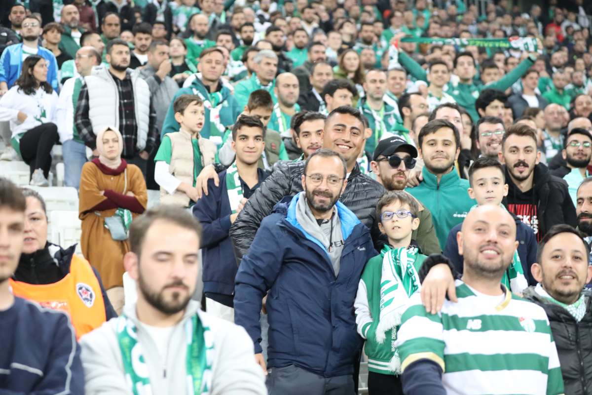 (FOTO GALERİ) Bursaspor-Menemen FK Taraftar Fotoğrafları-2