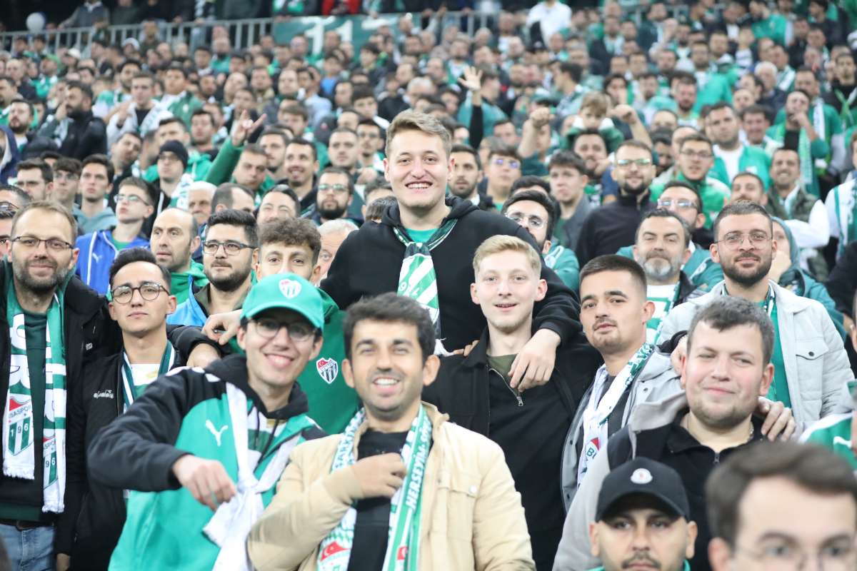 (FOTO GALERİ) Bursaspor-Menemen FK Taraftar Fotoğrafları-2