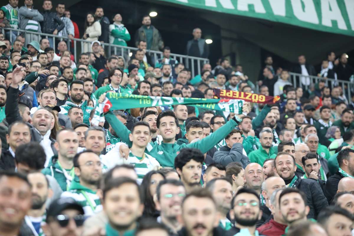 (FOTO GALERİ) Bursaspor-Menemen FK Taraftar Fotoğrafları-2