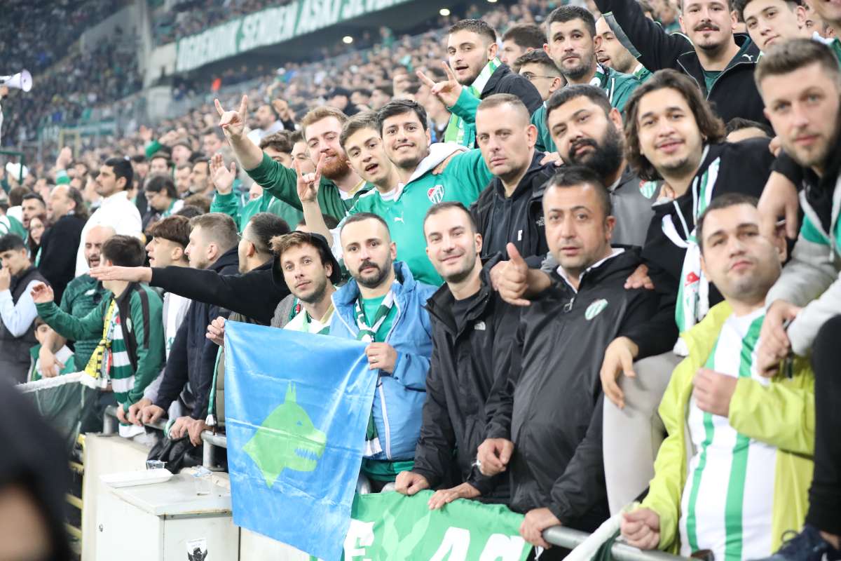 (FOTO GALERİ) Bursaspor-Menemen FK Taraftar Fotoğrafları-2