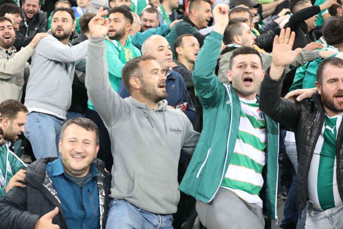(FOTO GALERİ) Bursaspor-Menemen FK Taraftar Fotoğrafları-2