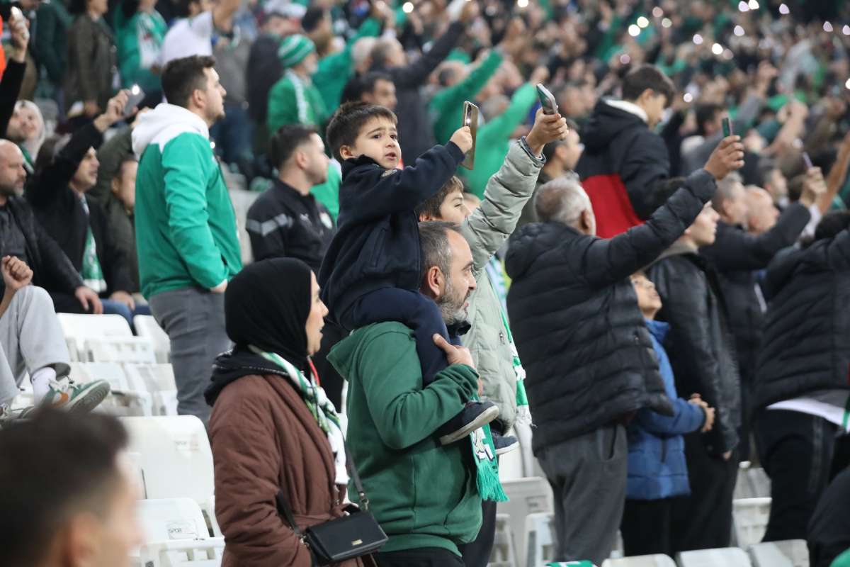 (FOTO GALERİ) Bursaspor-Menemen FK Taraftar Fotoğrafları-2