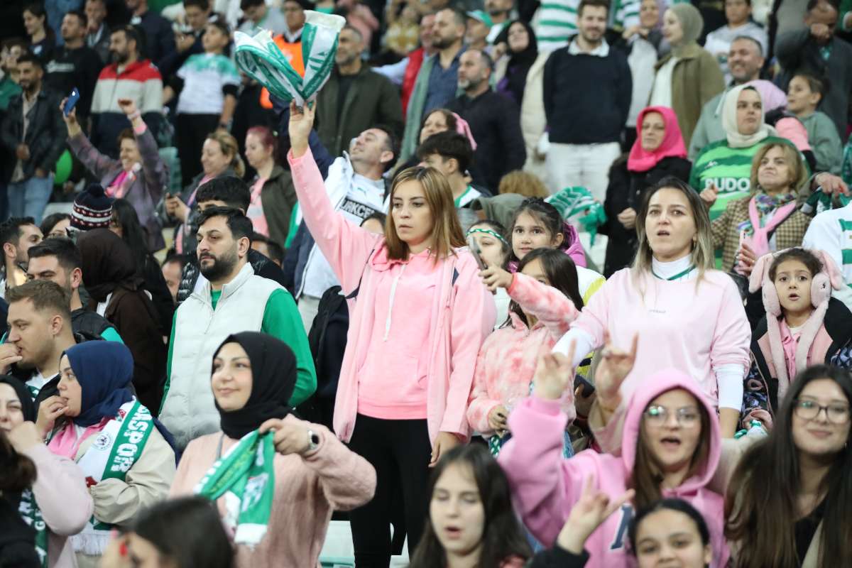 (FOTO GALERİ) Bursaspor-Menemen FK Taraftar Fotoğrafları-2