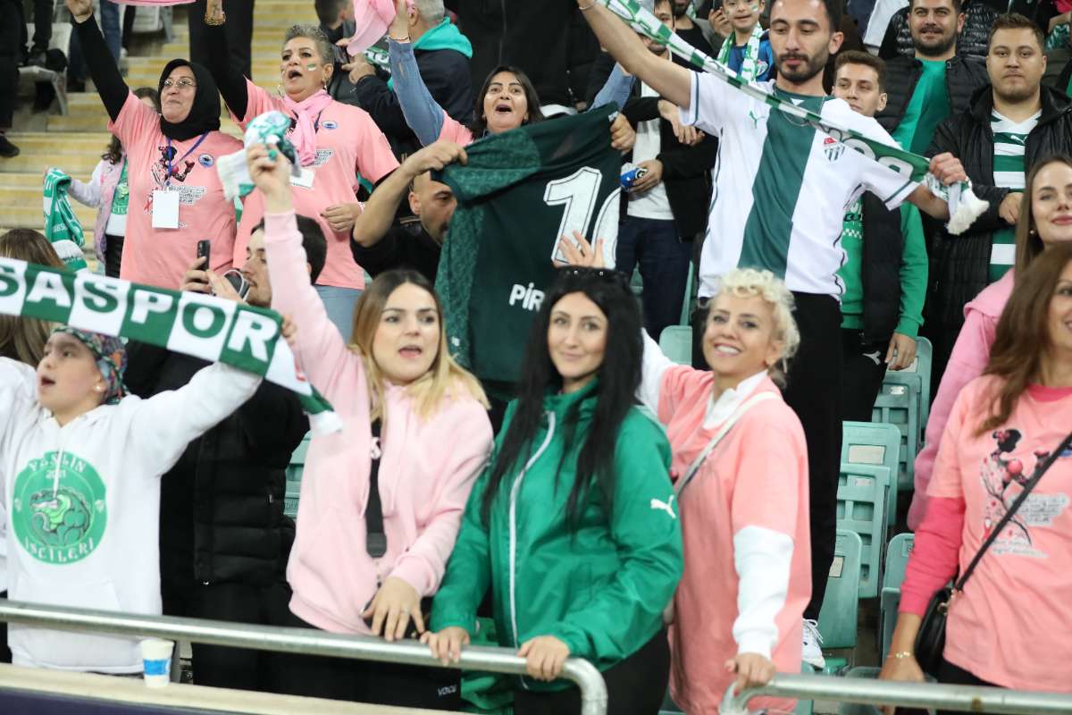 (FOTO GALERİ) Bursaspor-Menemen FK Taraftar Fotoğrafları-2