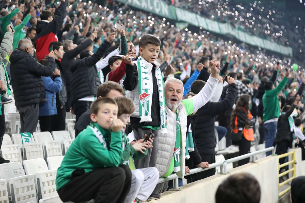 (FOTO GALERİ) Bursaspor-Menemen FK Taraftar Fotoğrafları-2