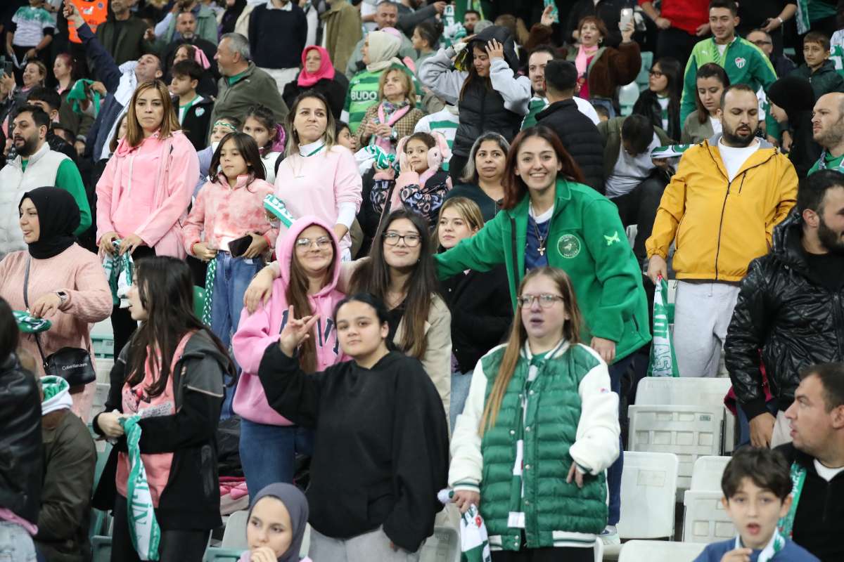 (FOTO GALERİ) Bursaspor-Menemen FK Taraftar Fotoğrafları-2