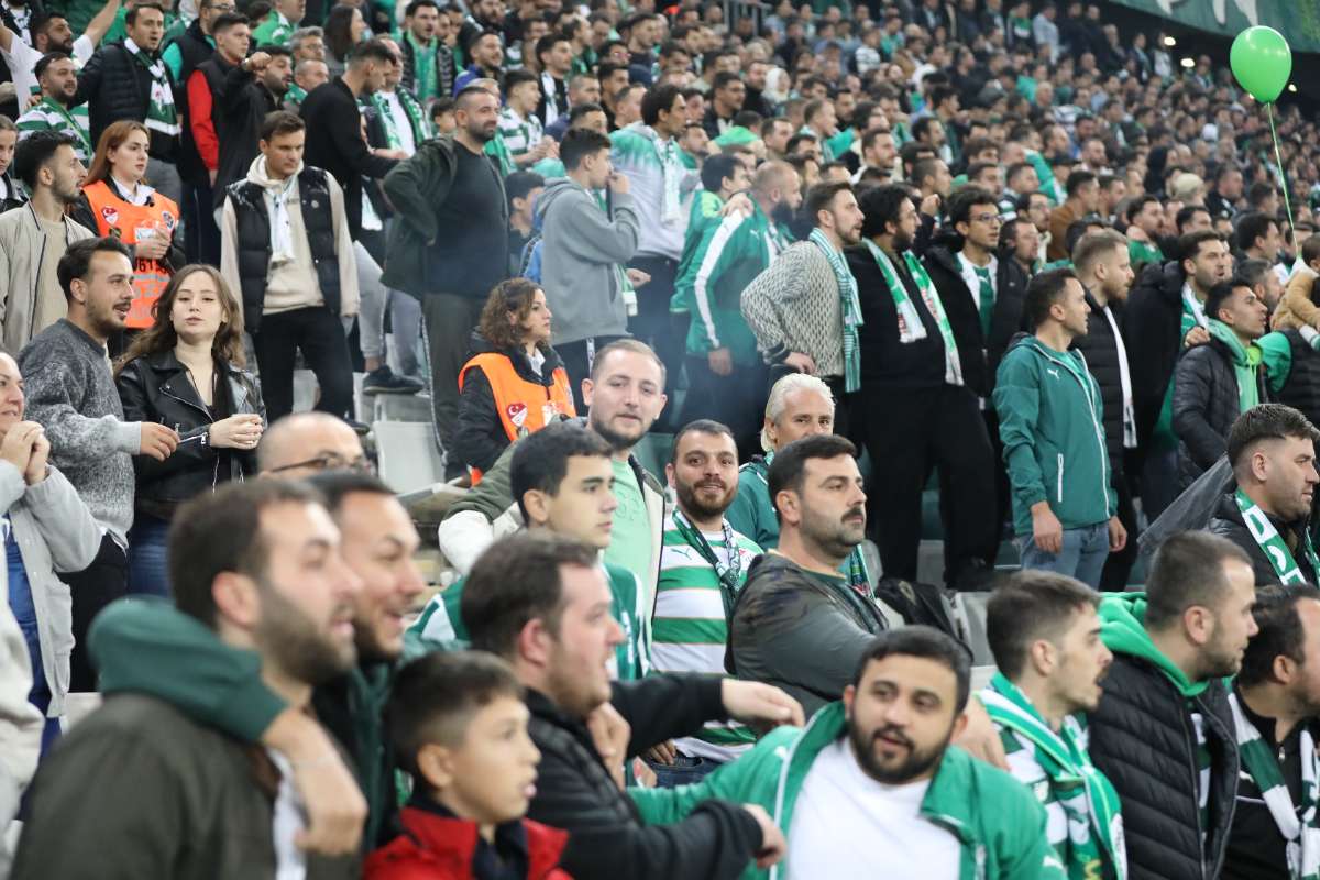 (FOTO GALERİ) Bursaspor-Menemen FK Taraftar Fotoğrafları-2
