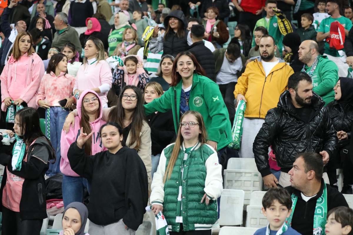 (FOTO GALERİ) Bursaspor-Menemen FK Taraftar Fotoğrafları-2