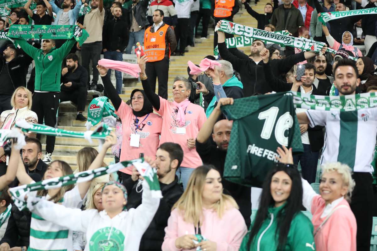 (FOTO GALERİ) Bursaspor-Menemen FK Taraftar Fotoğrafları-2