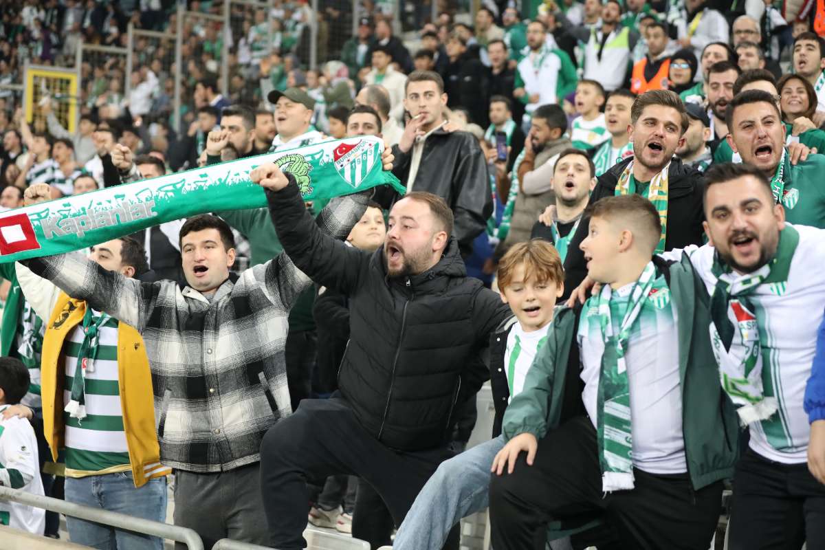 (FOTO GALERİ) Bursaspor-Menemen FK Taraftar Fotoğrafları-2