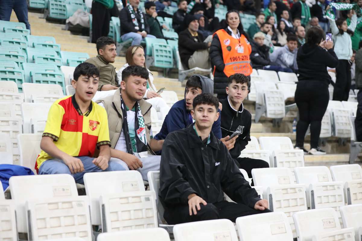 (FOTO GALERİ) Bursaspor-Menemen FK Taraftar Fotoğrafları-2
