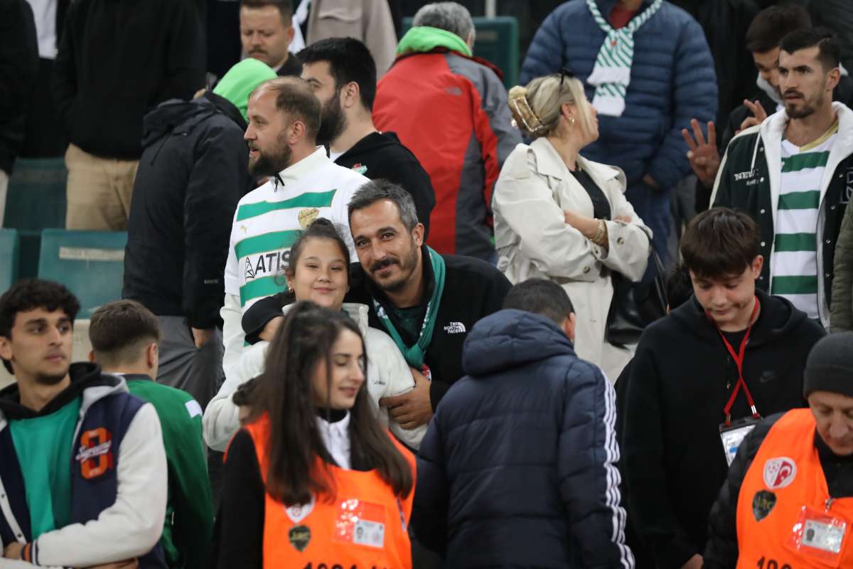 (FOTO GALERİ) Bursaspor-Menemen FK Taraftar Fotoğrafları-2