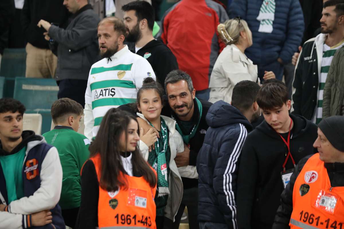 (FOTO GALERİ) Bursaspor-Menemen FK Taraftar Fotoğrafları-2