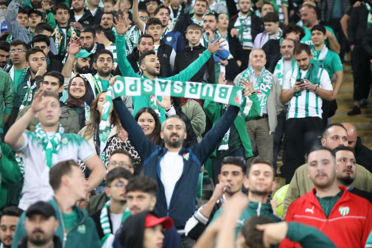 (FOTO GALERİ) Bursaspor-Menemen FK Taraftar Fotoğrafları-2