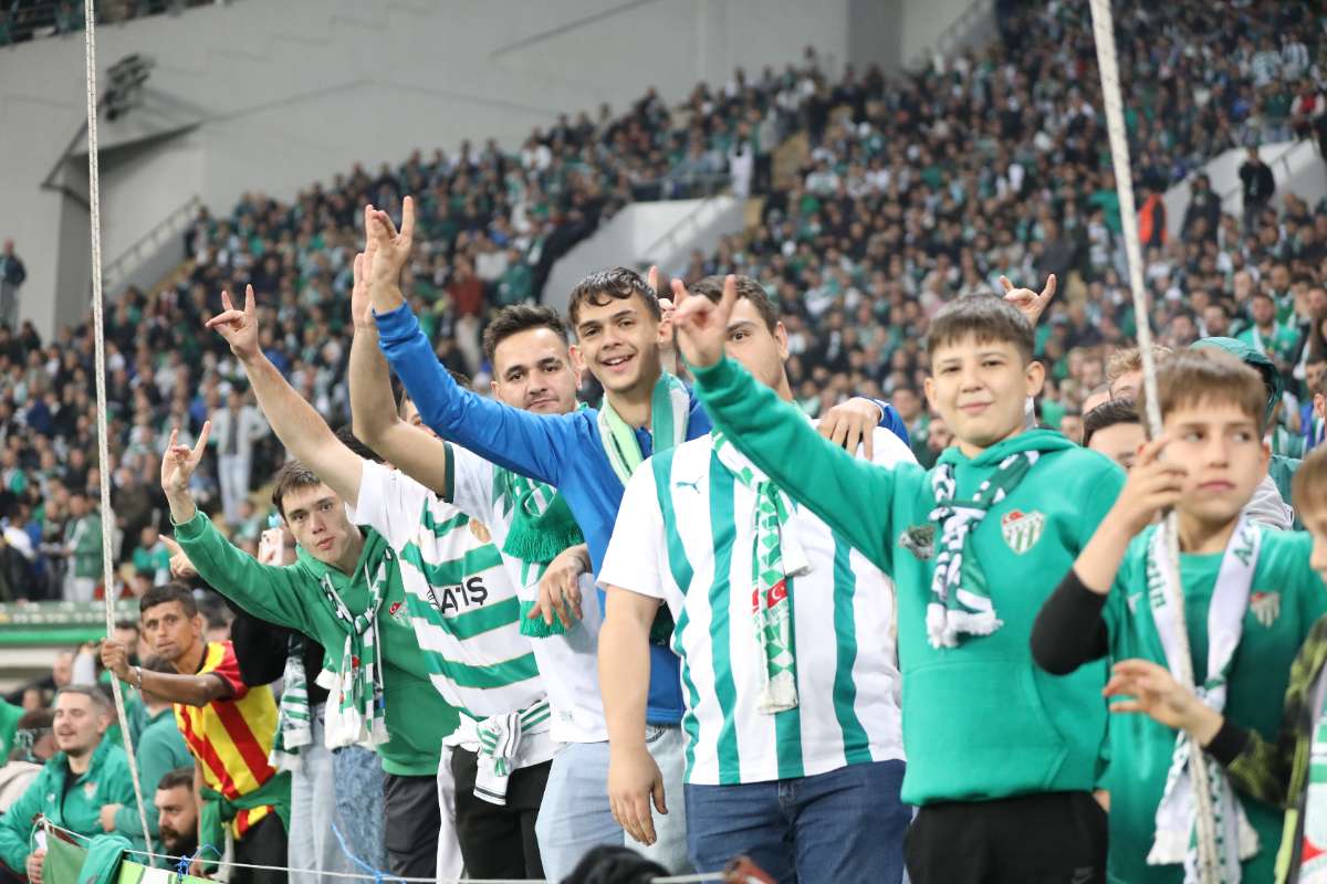 (FOTO GALERİ) Bursaspor-Menemen FK Taraftar Fotoğrafları-2