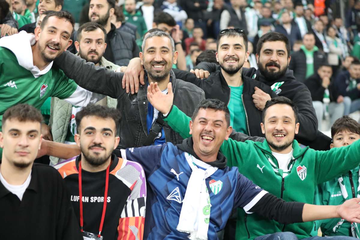 (FOTO GALERİ) Bursaspor-Menemen FK Taraftar Fotoğrafları-2