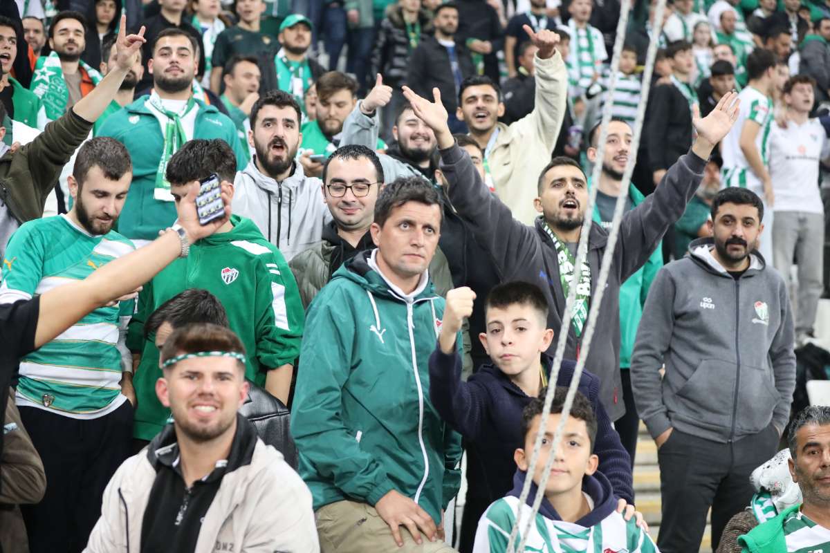 (FOTO GALERİ) Bursaspor-Menemen FK Taraftar Fotoğrafları-2