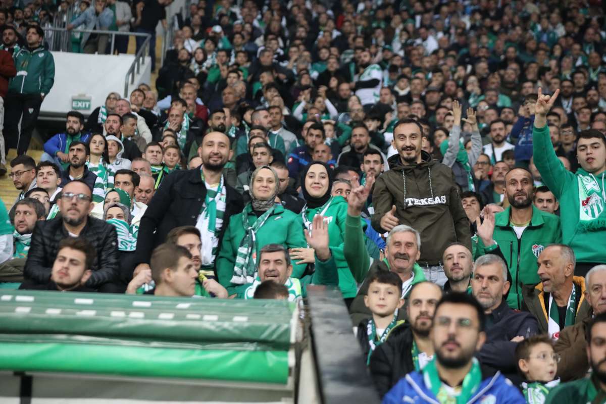 (FOTO GALERİ) Bursaspor-Menemen FK Taraftar Fotoğrafları-2