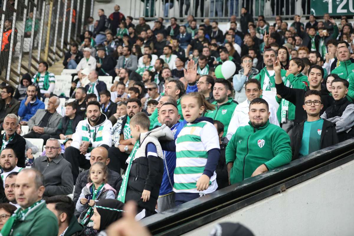 (FOTO GALERİ) Bursaspor-Menemen FK Taraftar Fotoğrafları-2
