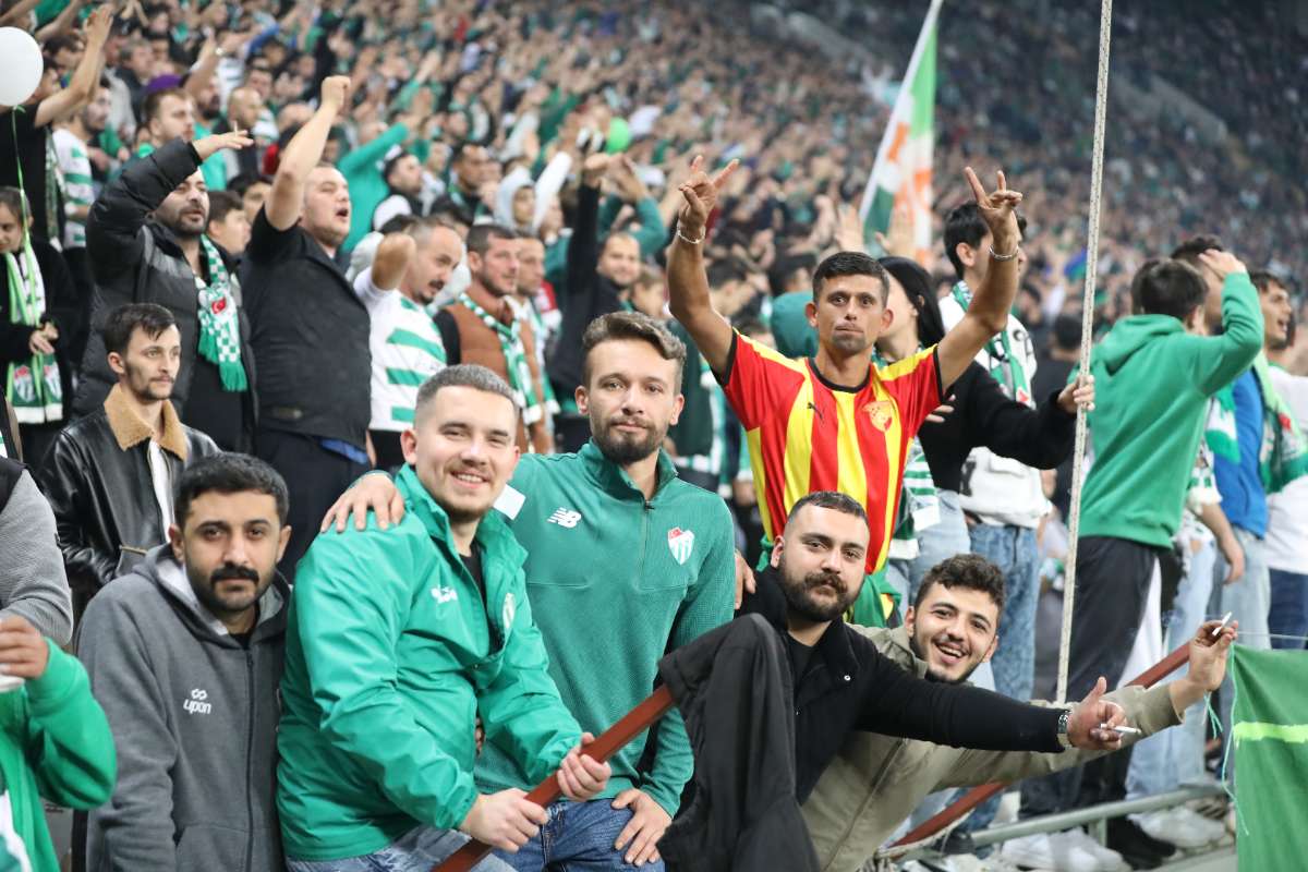 (FOTO GALERİ) Bursaspor-Menemen FK Taraftar Fotoğrafları-2