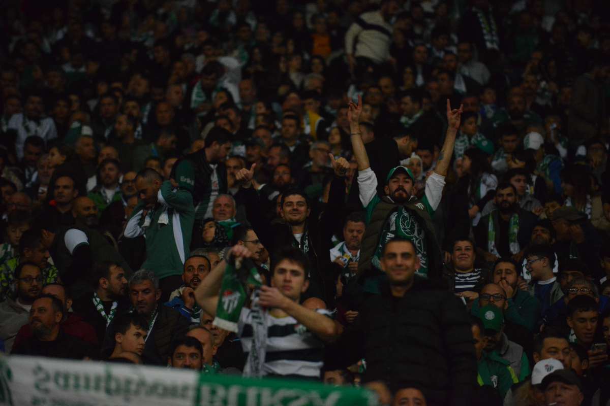 (FOTO GALERİ) Bursaspor-Menemen FK Taraftar Fotoğrafları-3