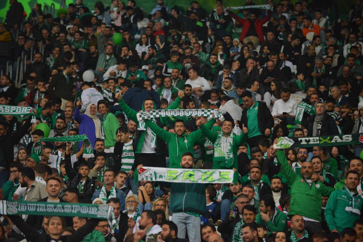(FOTO GALERİ) Bursaspor-Menemen FK Taraftar Fotoğrafları-3