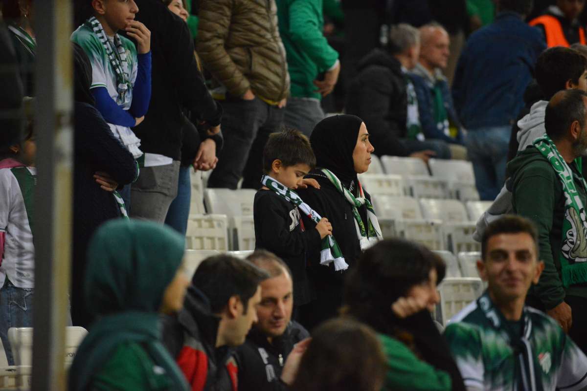 (FOTO GALERİ) Bursaspor-Menemen FK Taraftar Fotoğrafları-3