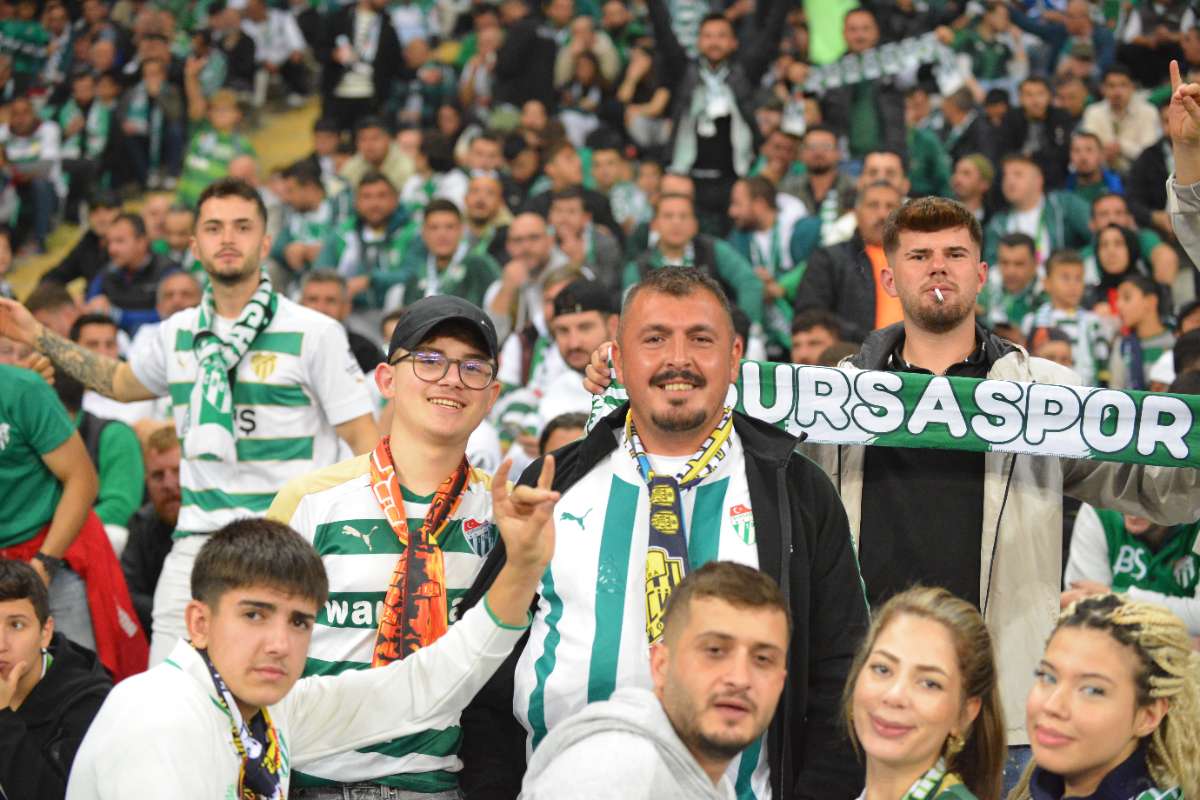 (FOTO GALERİ) Bursaspor-Menemen FK Taraftar Fotoğrafları-3