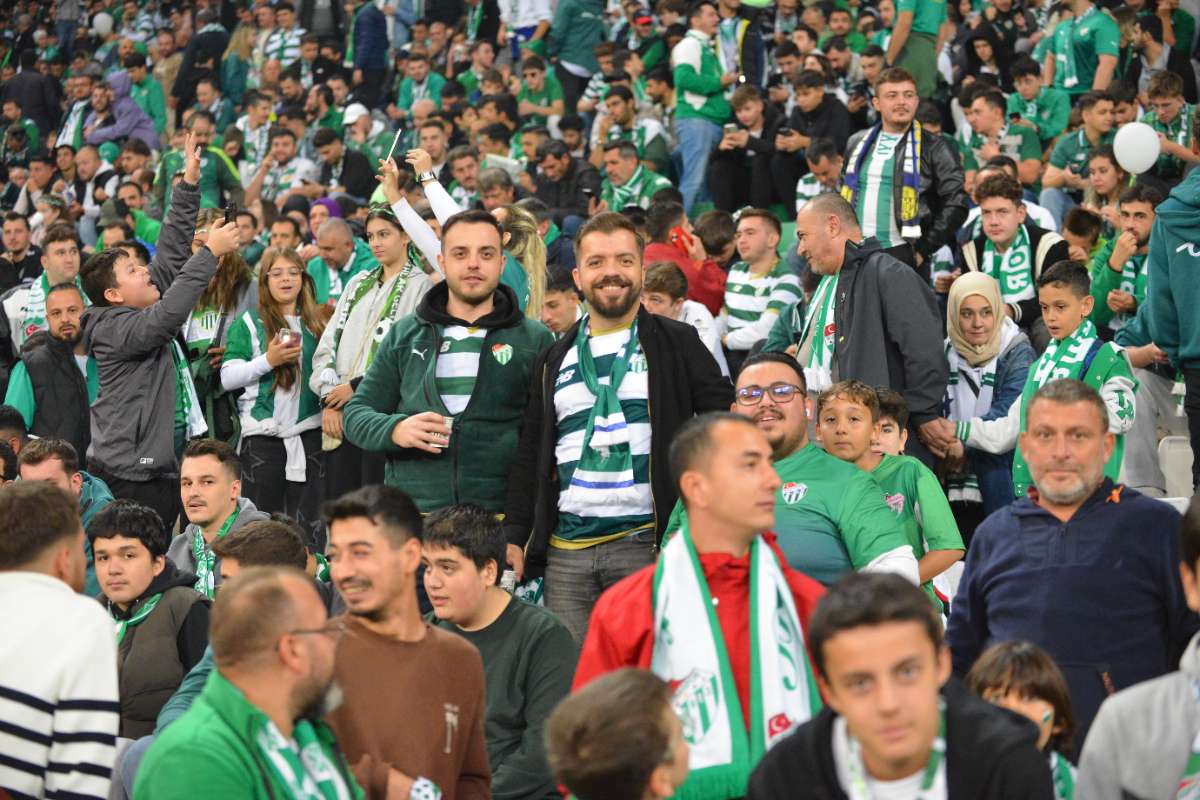 (FOTO GALERİ) Bursaspor-Menemen FK Taraftar Fotoğrafları-3