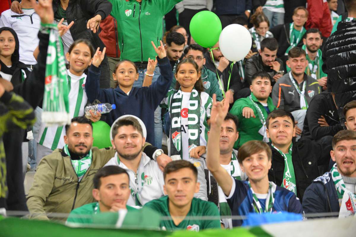 (FOTO GALERİ) Bursaspor-Menemen FK Taraftar Fotoğrafları-3