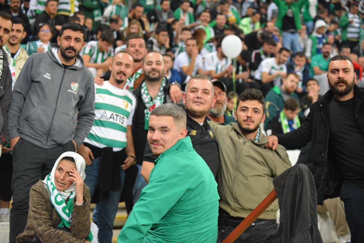 (FOTO GALERİ) Bursaspor-Menemen FK Taraftar Fotoğrafları-3