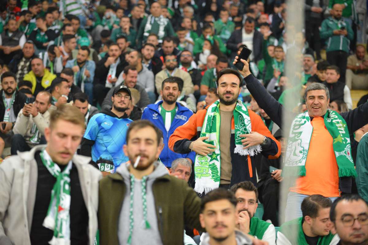 (FOTO GALERİ) Bursaspor-Menemen FK Taraftar Fotoğrafları-3