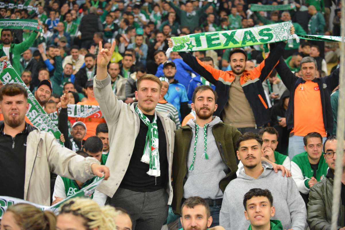 (FOTO GALERİ) Bursaspor-Menemen FK Taraftar Fotoğrafları-3