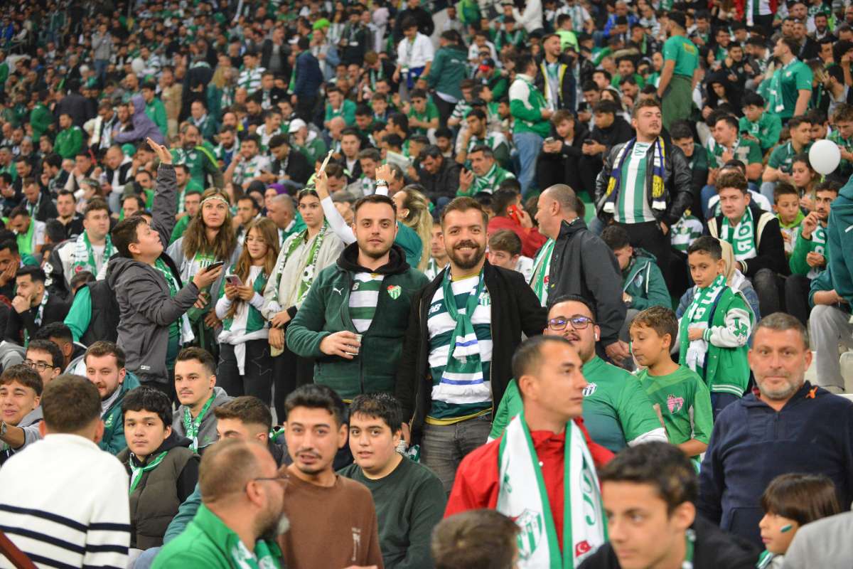 (FOTO GALERİ) Bursaspor-Menemen FK Taraftar Fotoğrafları-3