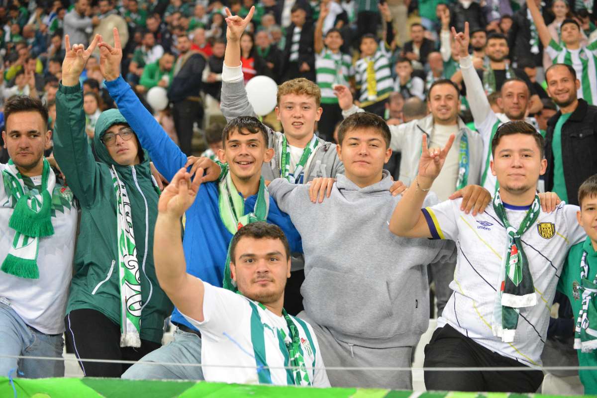 (FOTO GALERİ) Bursaspor-Menemen FK Taraftar Fotoğrafları-3
