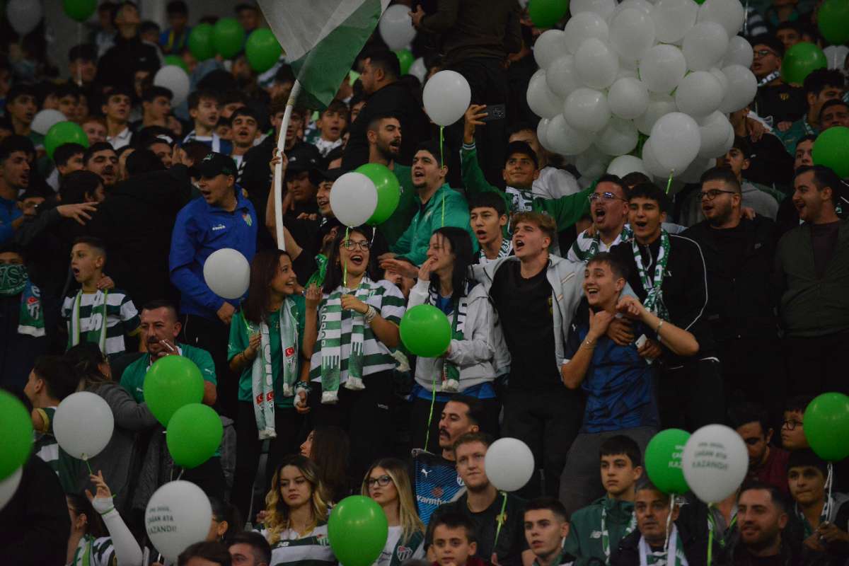 (FOTO GALERİ) Bursaspor-Menemen FK Taraftar Fotoğrafları-3