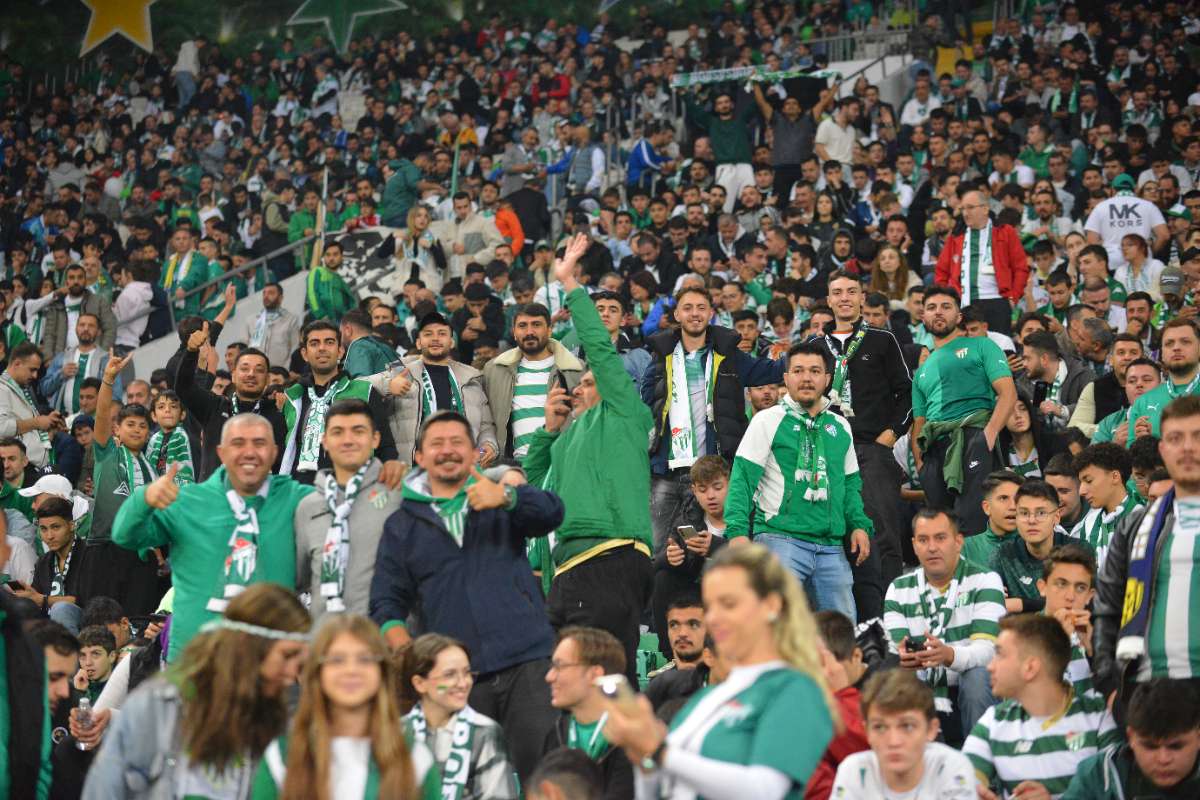(FOTO GALERİ) Bursaspor-Menemen FK Taraftar Fotoğrafları-3