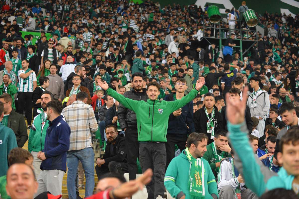 (FOTO GALERİ) Bursaspor-Menemen FK Taraftar Fotoğrafları-3